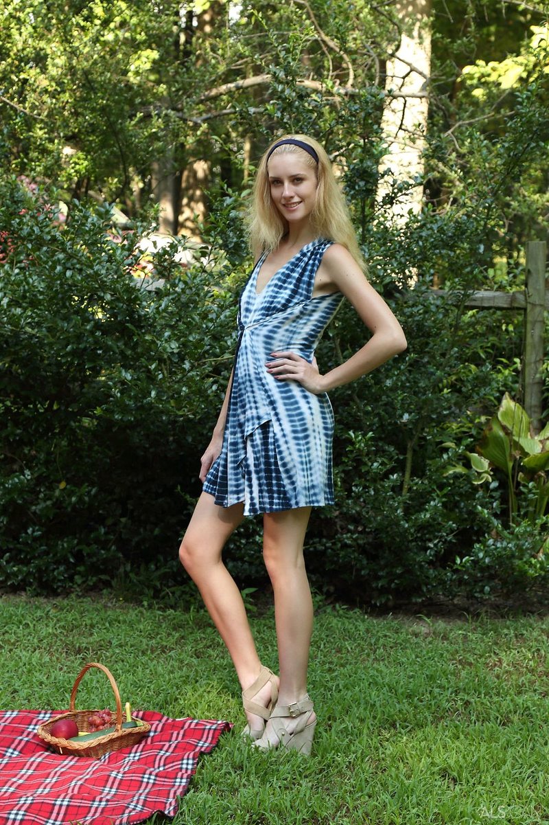 Лариса, 25 лет, 2 размер груди